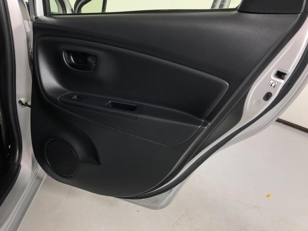 Photo '19' of Toyota Yaris