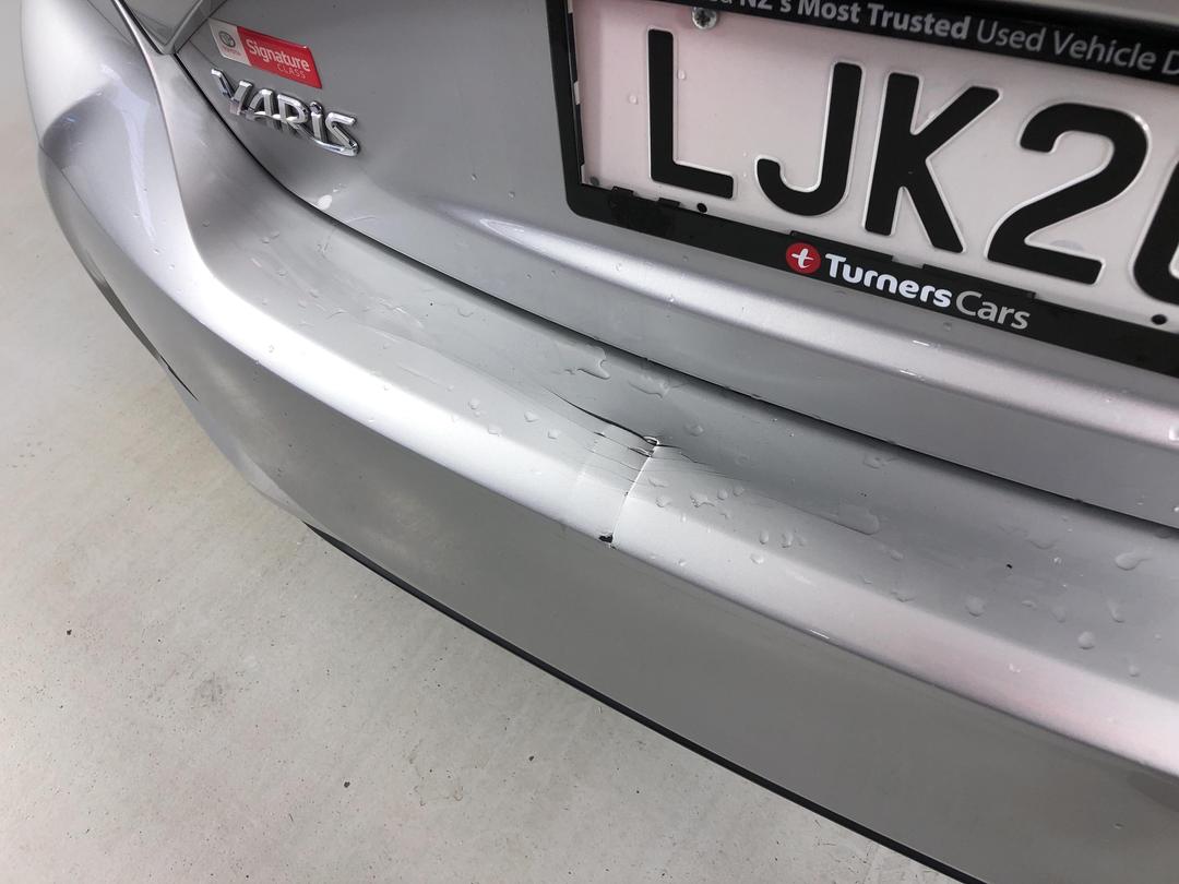 Photo '27' of Toyota Yaris