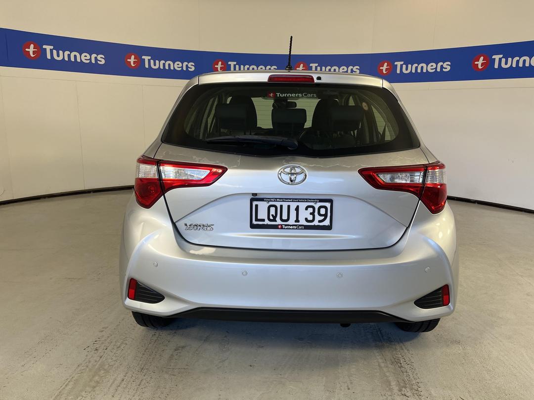 Photo '6' of Toyota Yaris