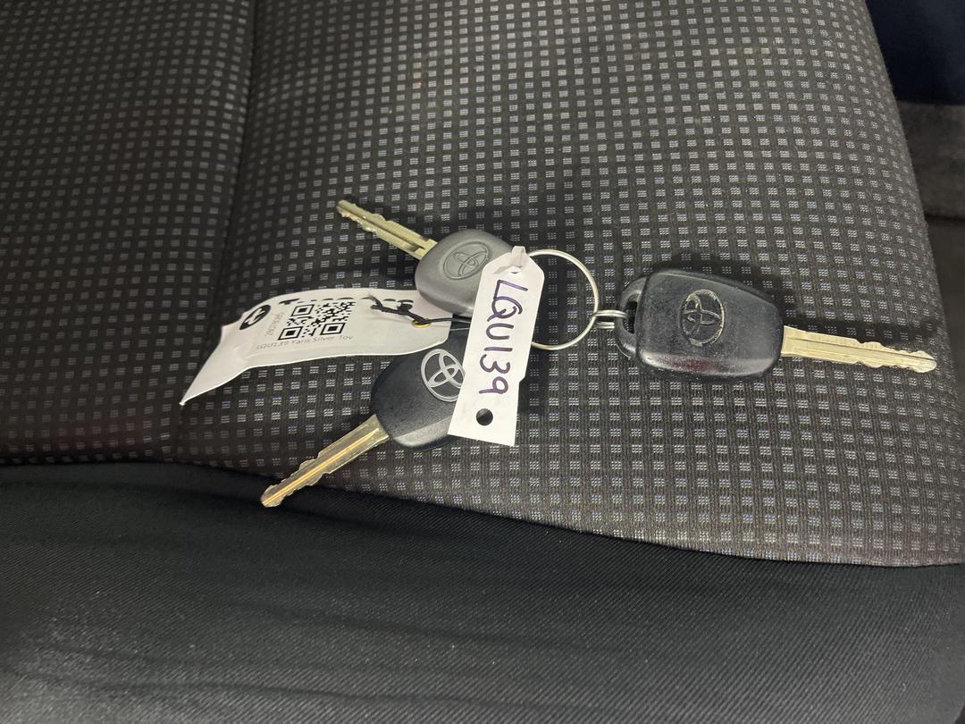 Photo '22' of Toyota Yaris