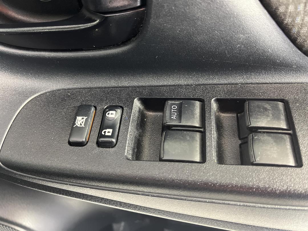 Photo '23' of Toyota Yaris