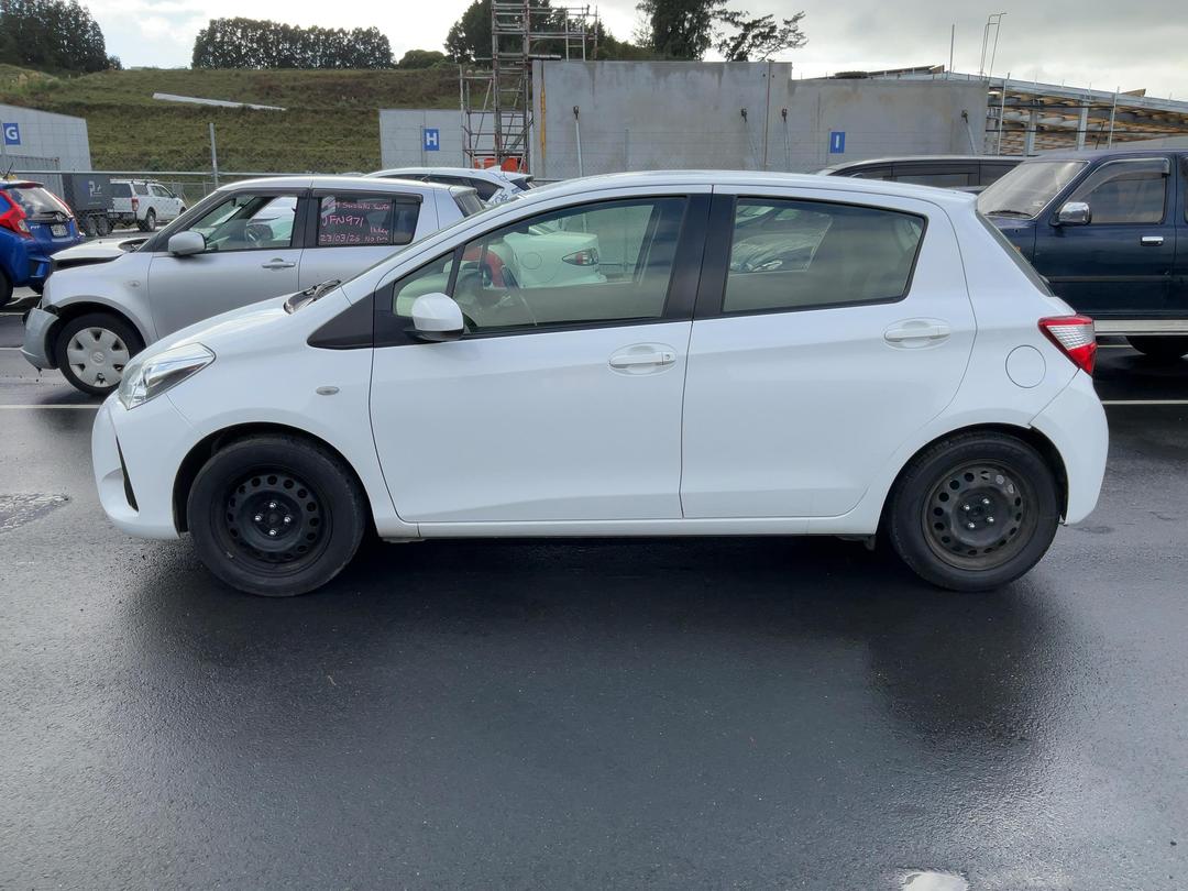 Photo '4' of Toyota Yaris GX