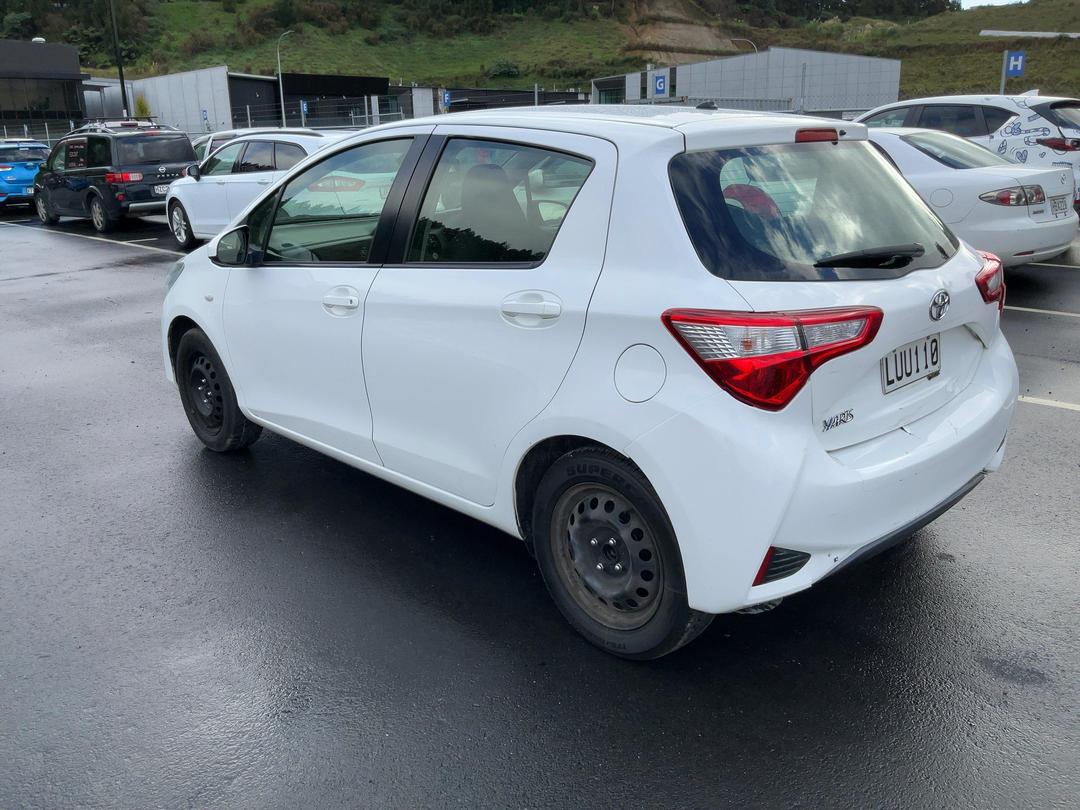 Photo '5' of Toyota Yaris GX