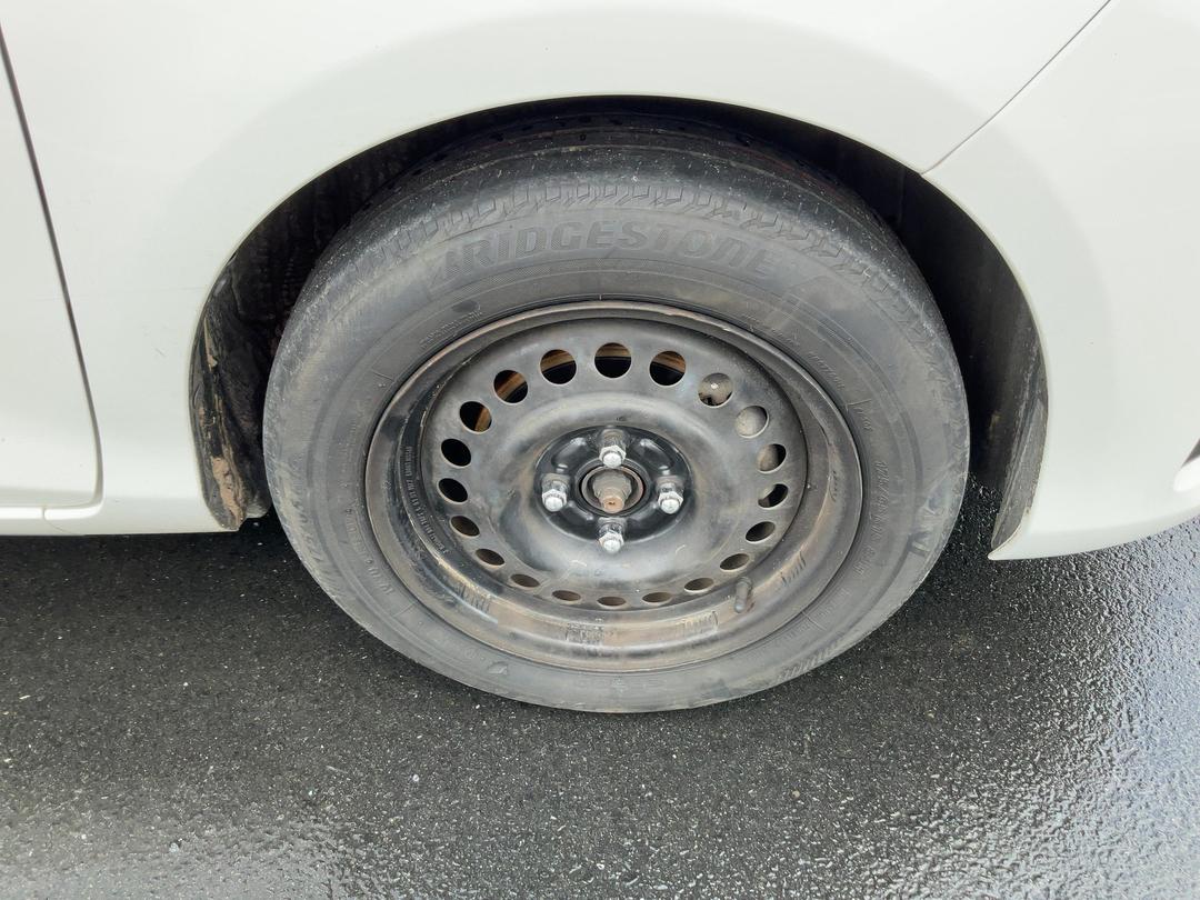 Photo '10' of Toyota Yaris GX