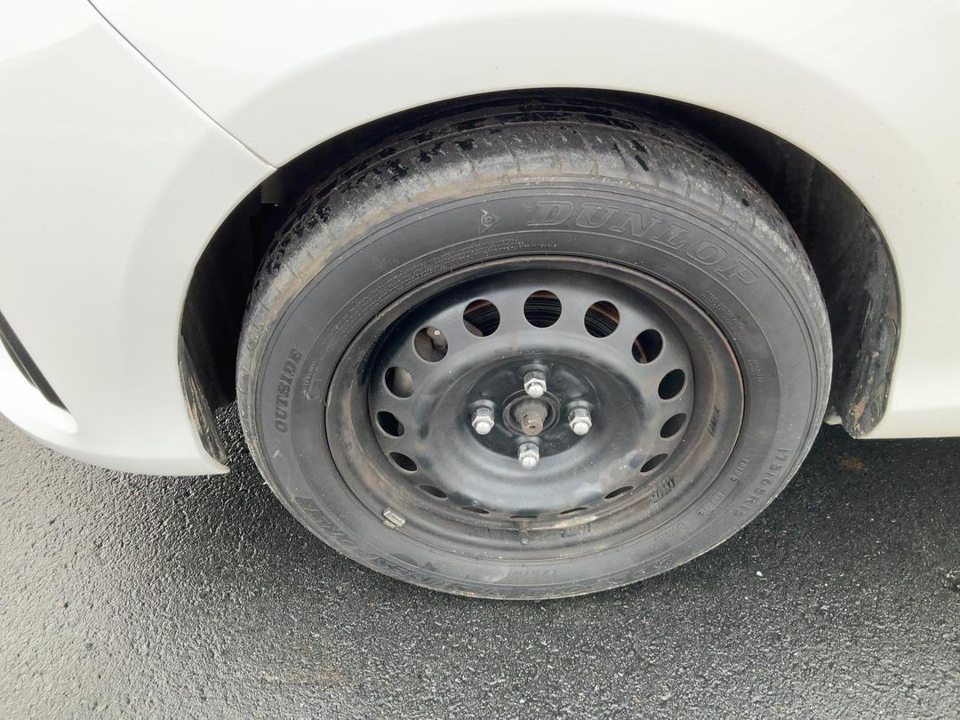 Photo '11' of Toyota Yaris GX