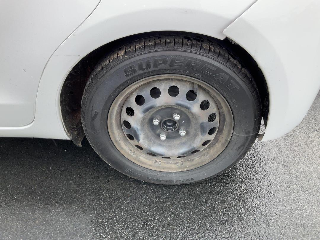 Photo '12' of Toyota Yaris GX