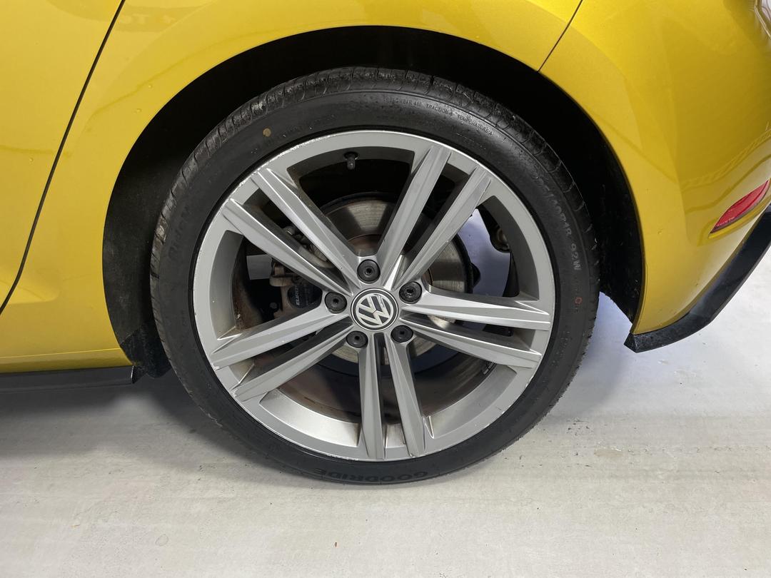 Photo '11' of Volkswagen Golf