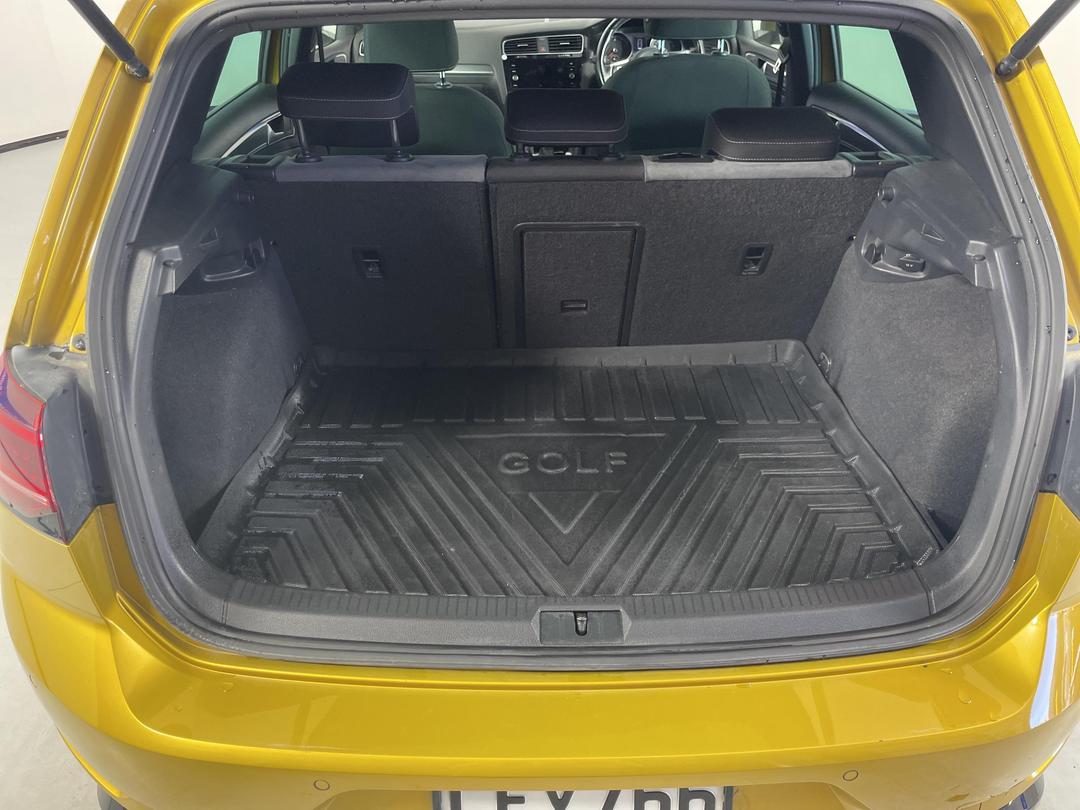 Photo '14' of Volkswagen Golf