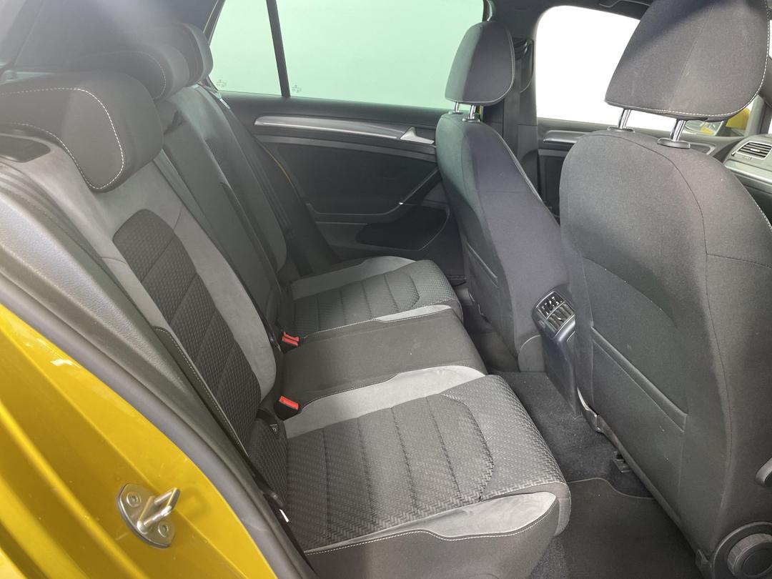 Photo '20' of Volkswagen Golf