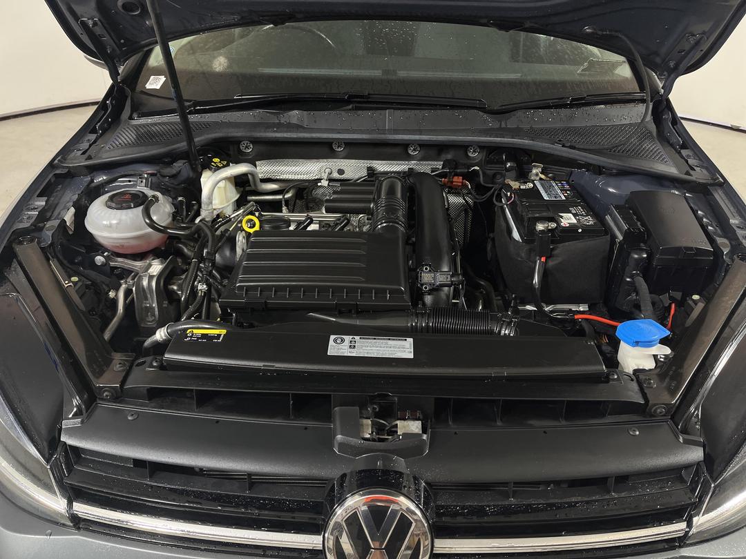 Photo '13' of Volkswagen Golf