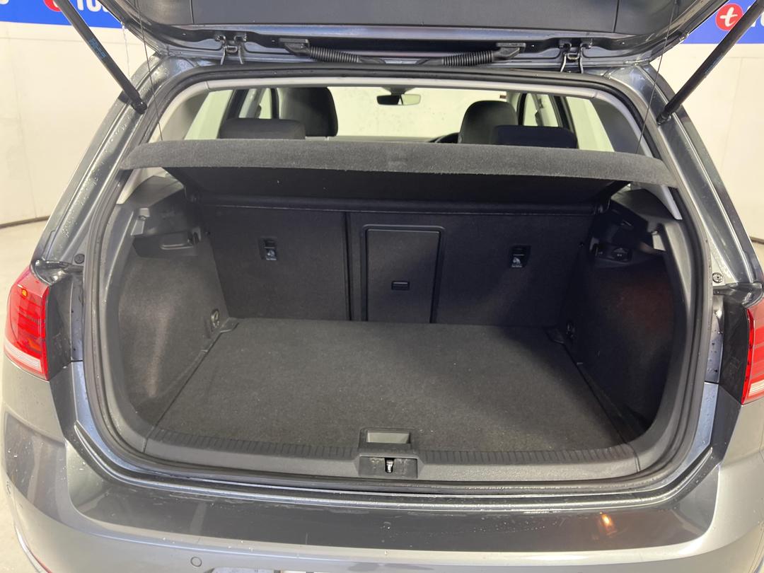 Photo '14' of Volkswagen Golf