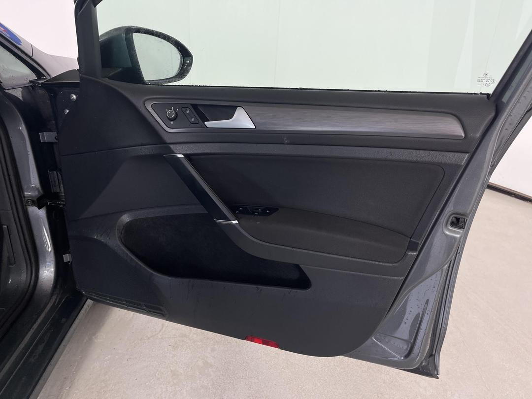 Photo '15' of Volkswagen Golf