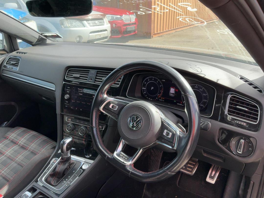 Photo '14' of Volkswagen Golf GTI 169KW