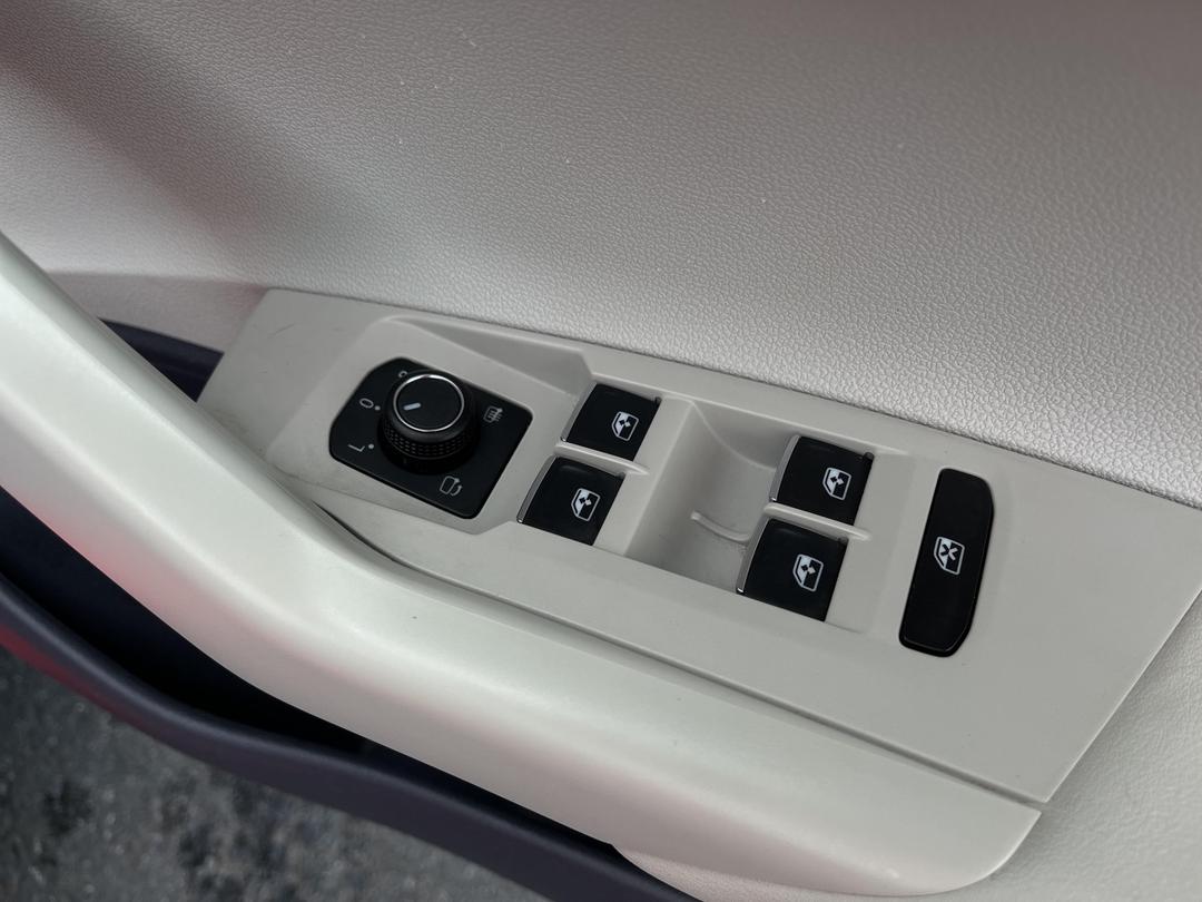 Photo '24' of Volkswagen Polo