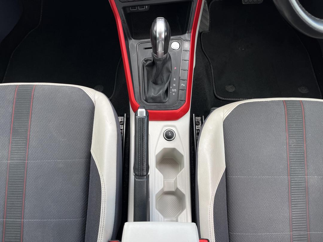 Photo '18' of Volkswagen Polo