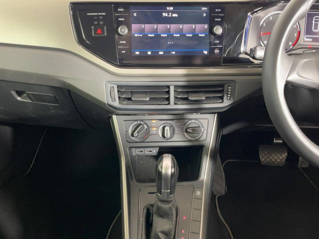 Photo '18' of Volkswagen Polo