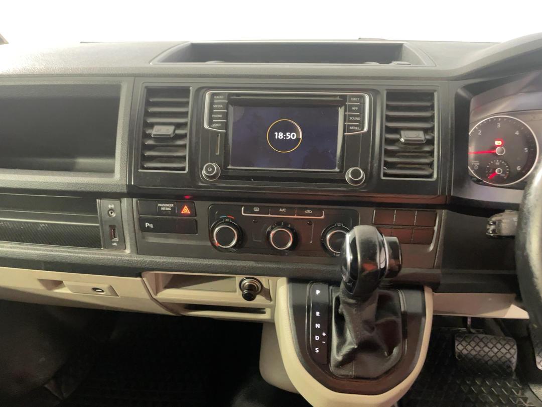 Photo '18' of Volkswagen T6