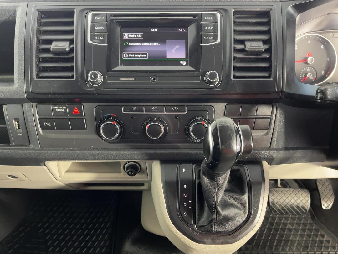 Photo '18' of Volkswagen T6