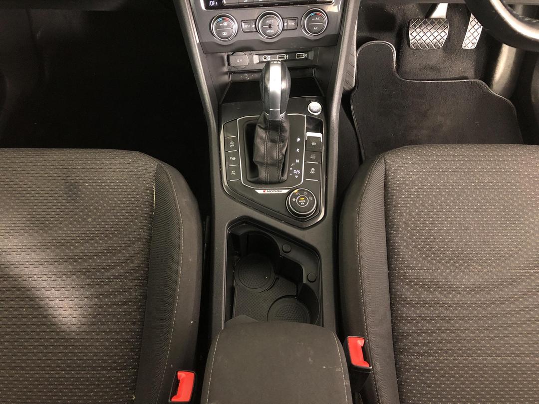 Photo '18' of Volkswagen Tiguan