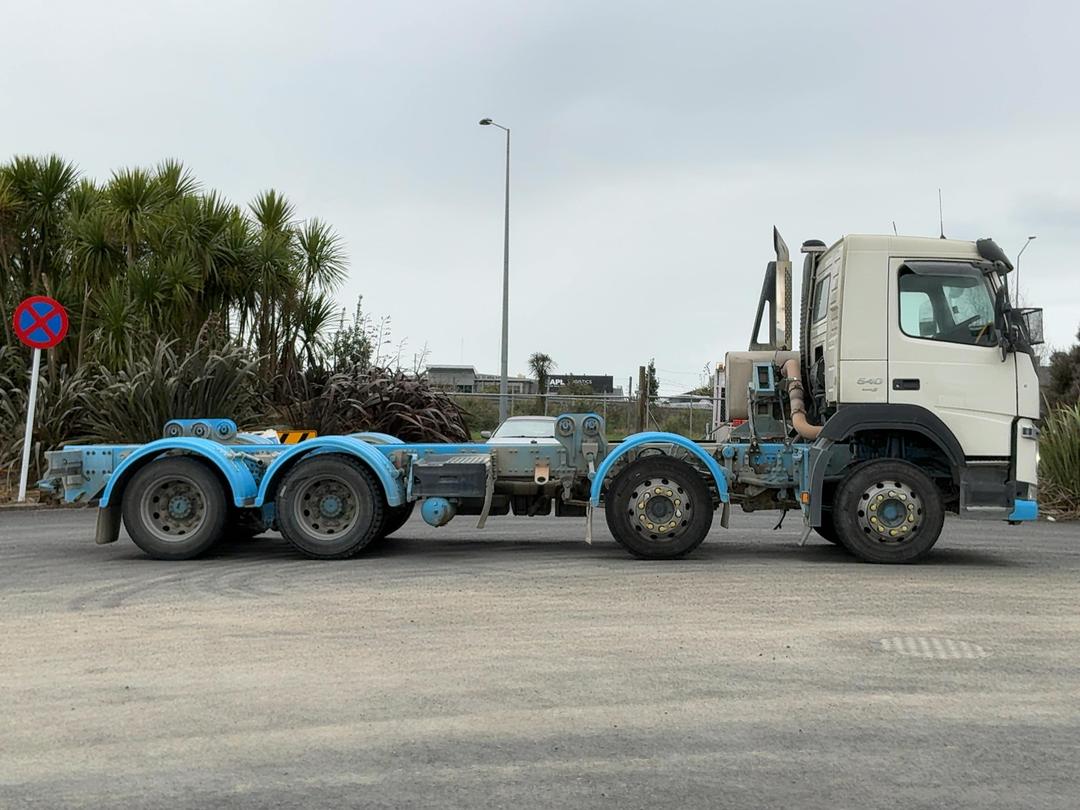 Photo '3' of Volvo FM 540 SERIES 4 8X4R Cab Chassis