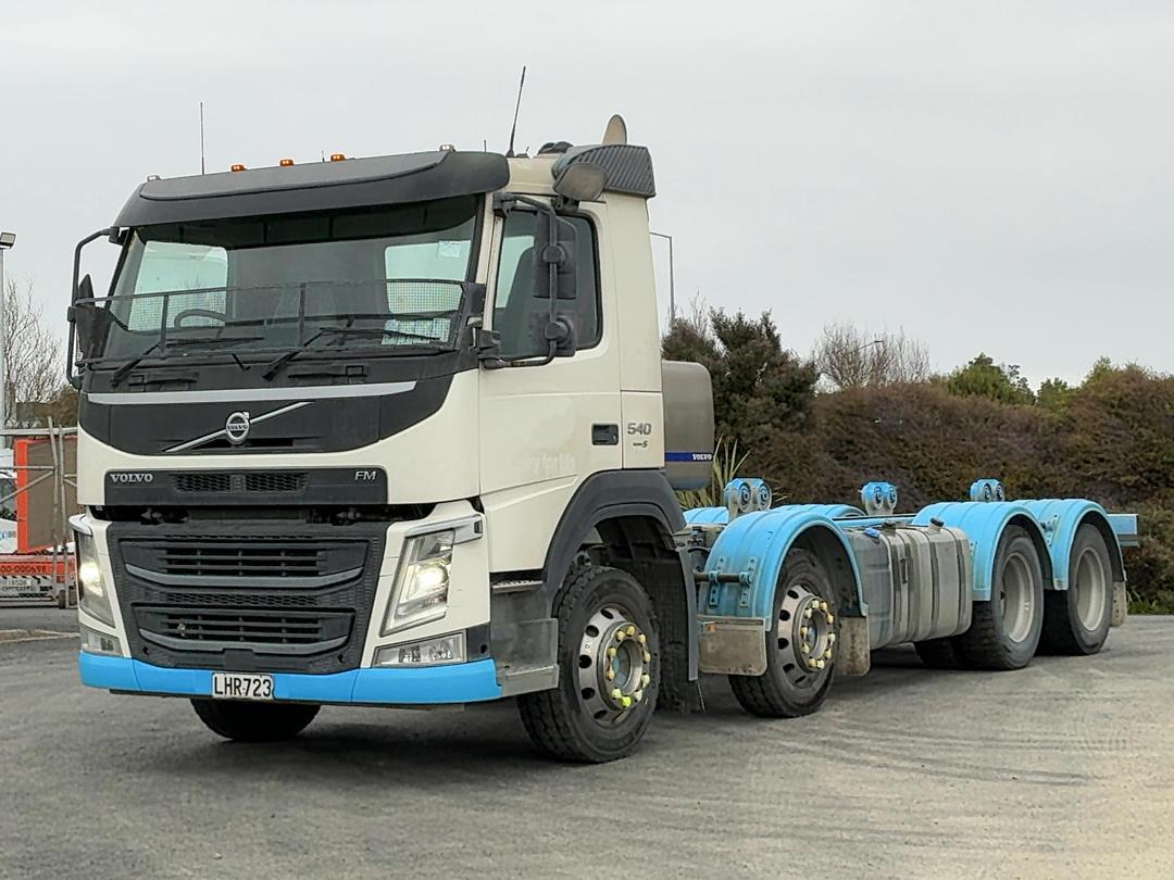 Photo '9' of Volvo FM 540 SERIES 4 8X4R Cab Chassis