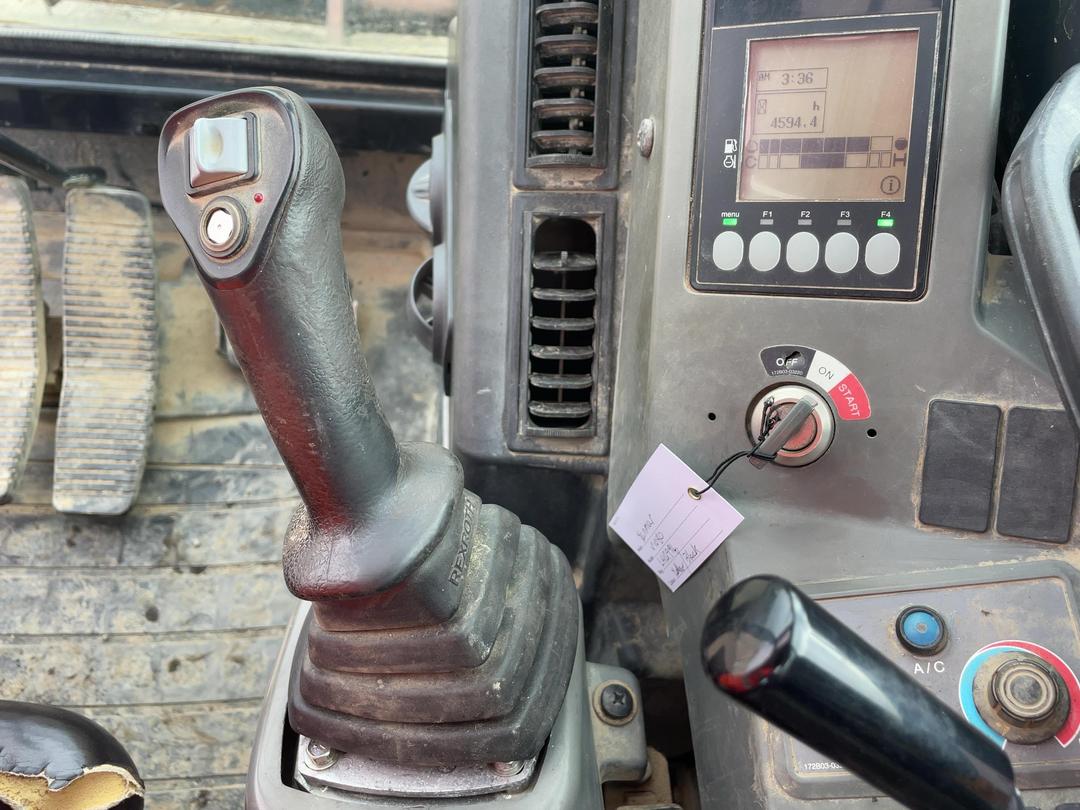 Photo '31' of Yanmar ViO80 Excavator