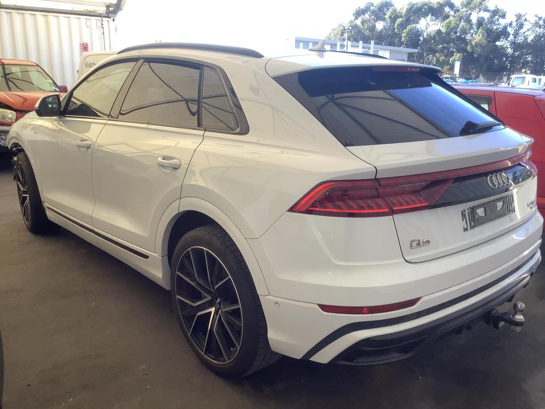 Photo '10' of Audi Q8