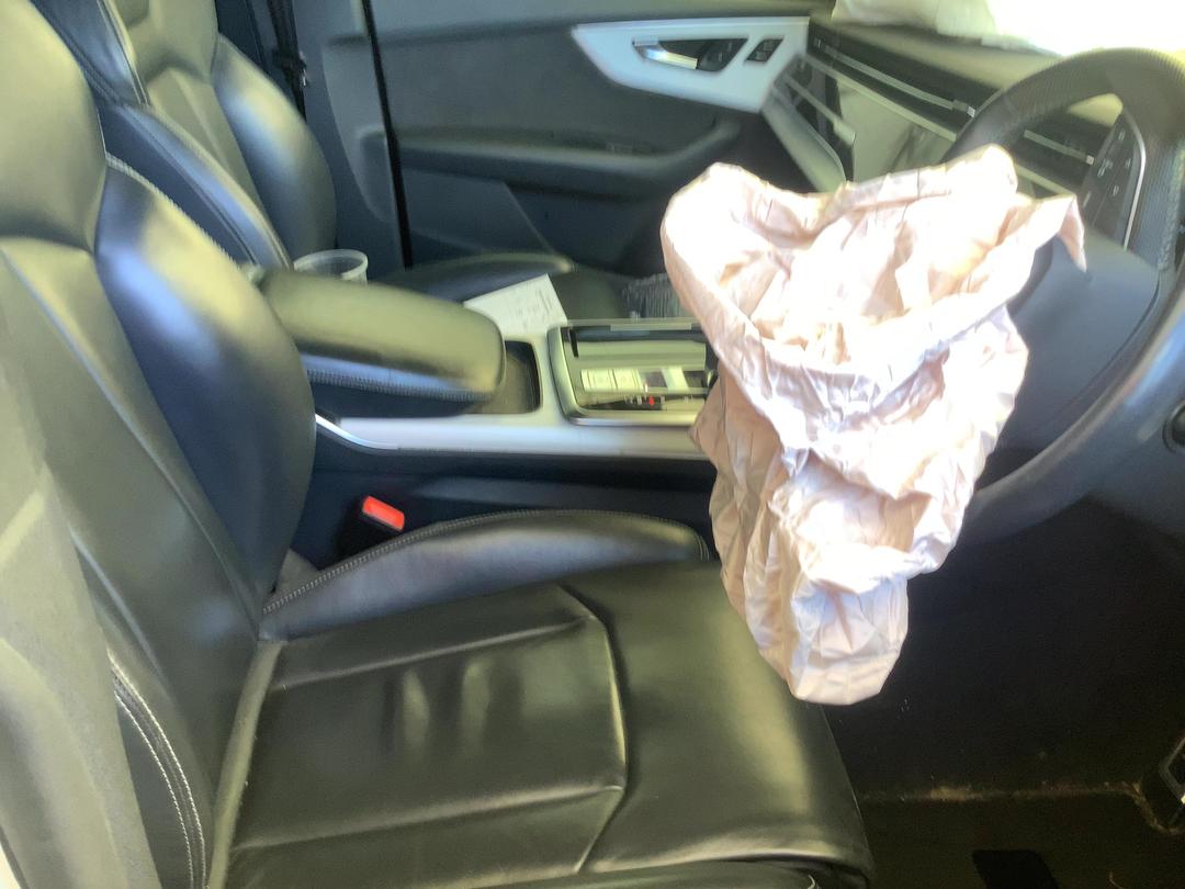 Photo '16' of Audi Q8