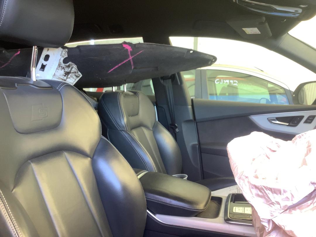 Photo '17' of Audi Q8