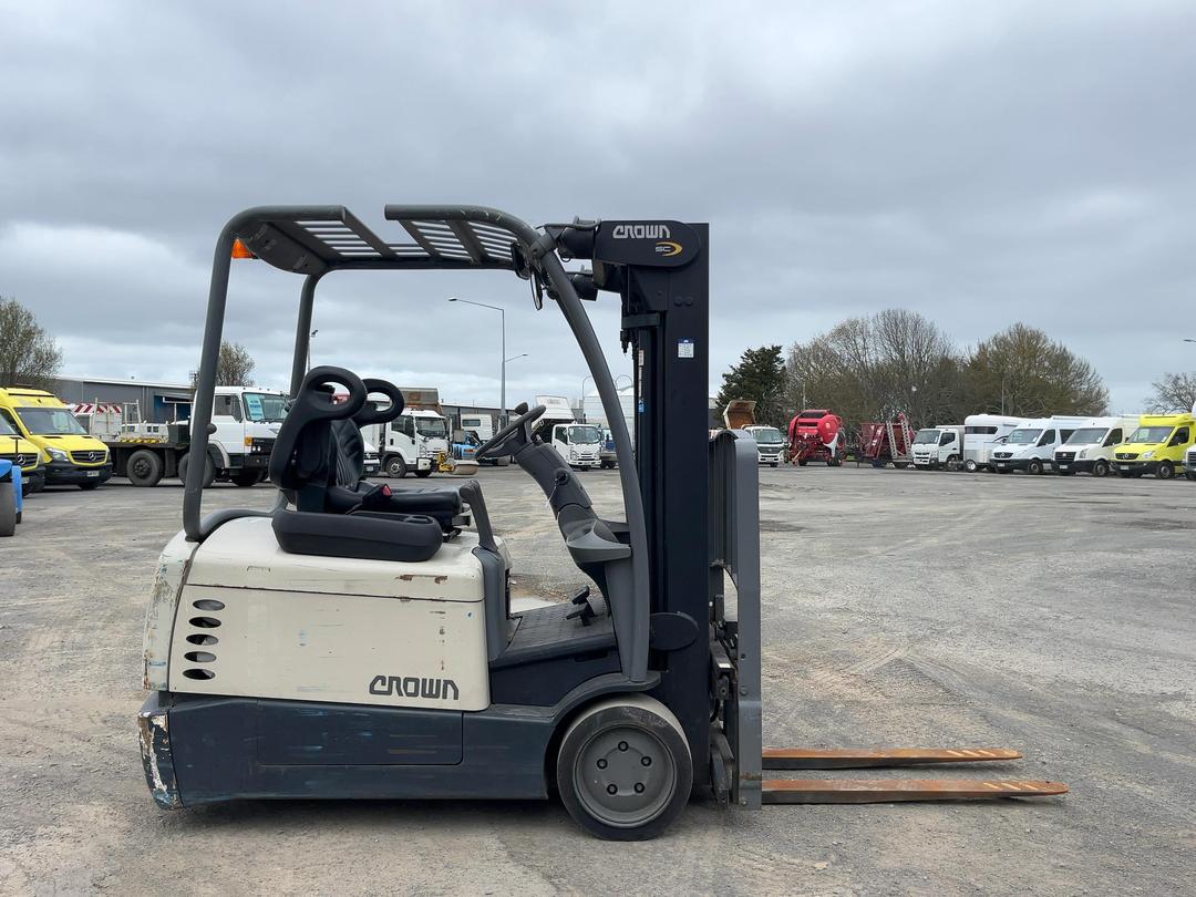 Photo '3' of CROWN SC 4540-40 Forklift