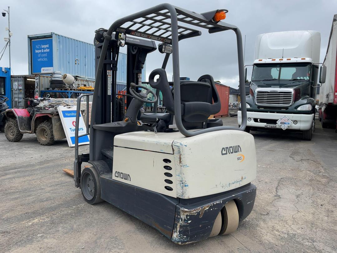 Photo '6' of CROWN SC 4540-40 Forklift