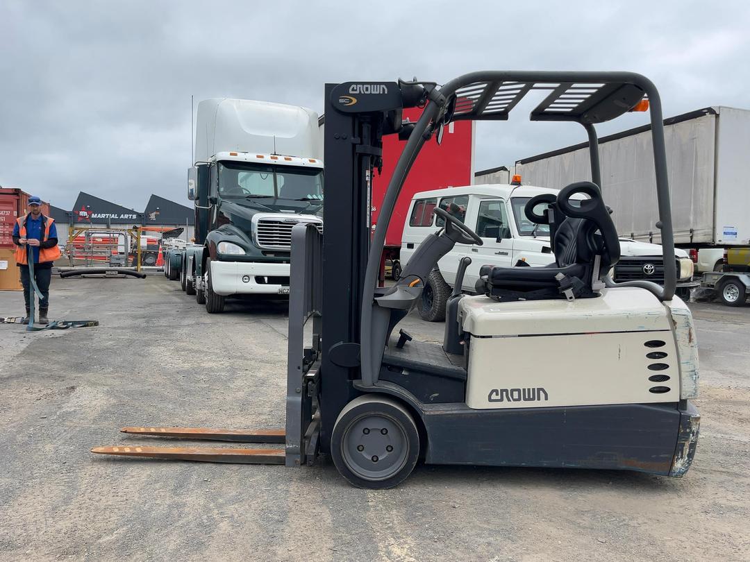 Photo '8' of CROWN SC 4540-40 Forklift