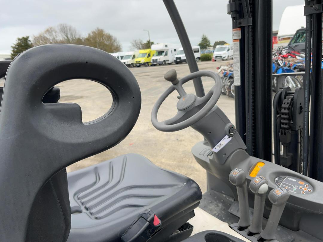 Photo '13' of CROWN SC 4540-40 Forklift