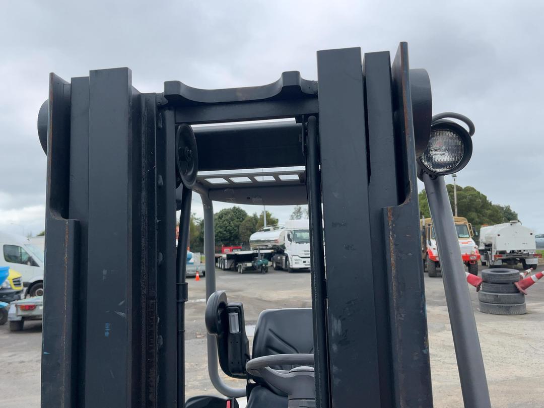 Photo '27' of CROWN SC 4540-40 Forklift