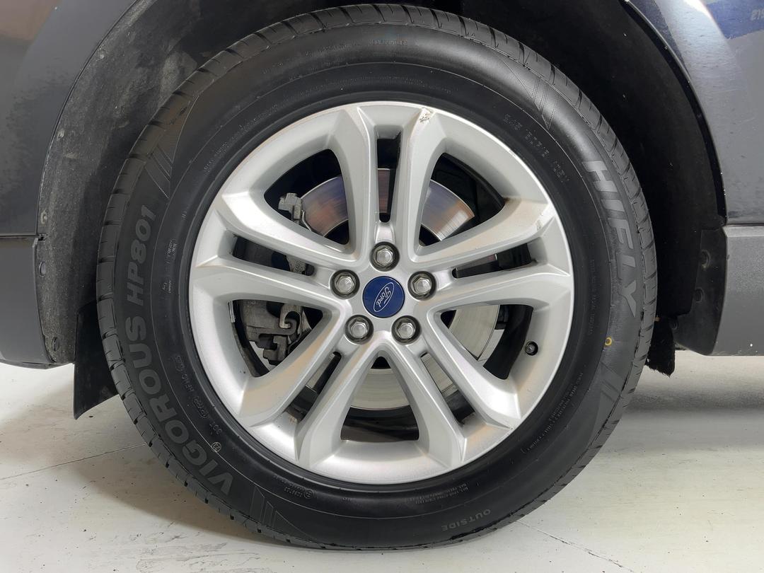 Photo '10' of Ford Endura
