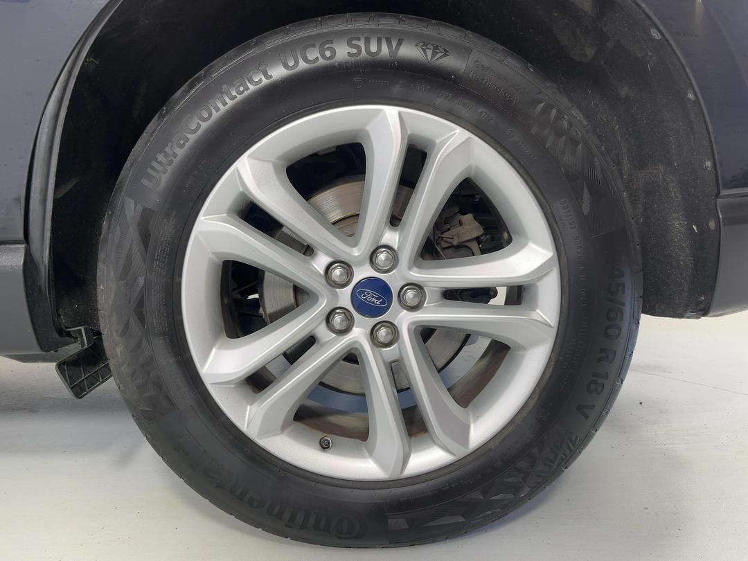 Photo '11' of Ford Endura