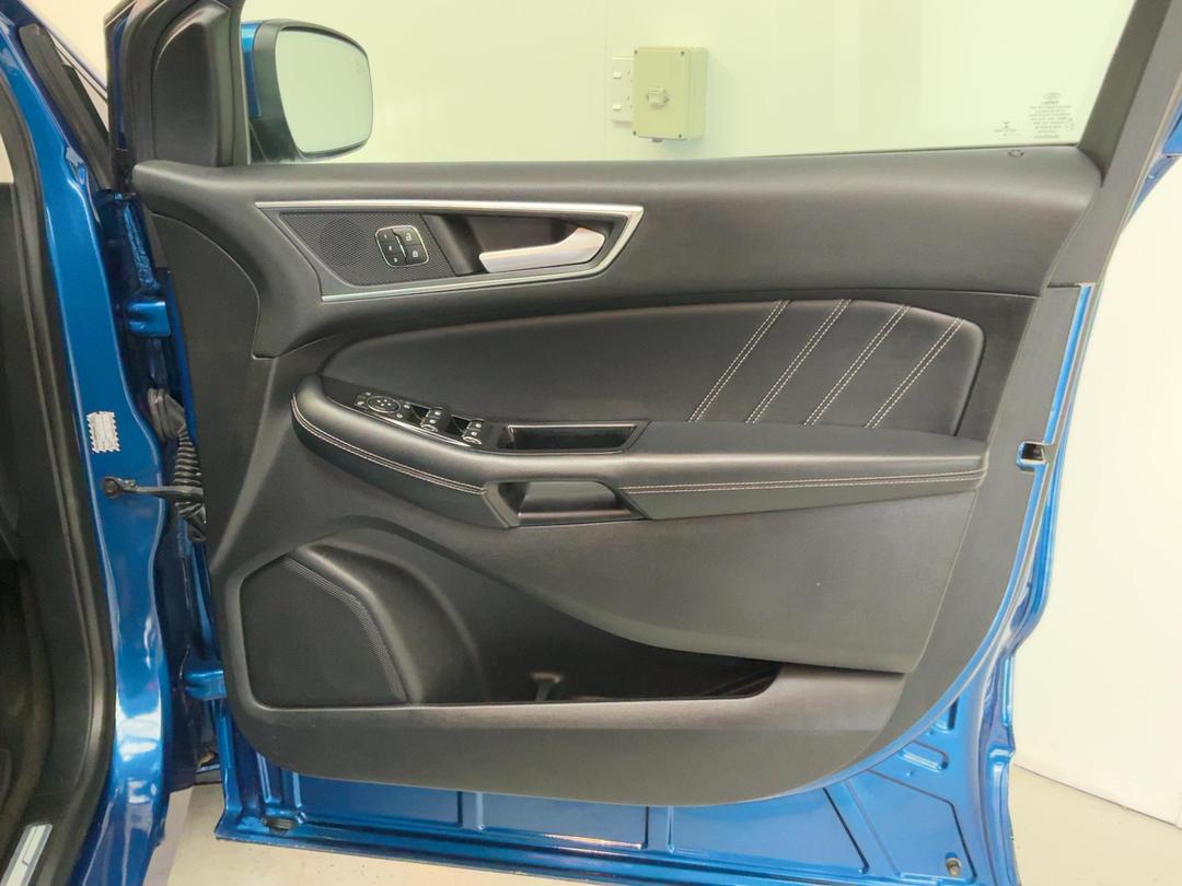 Photo '15' of Ford Endura