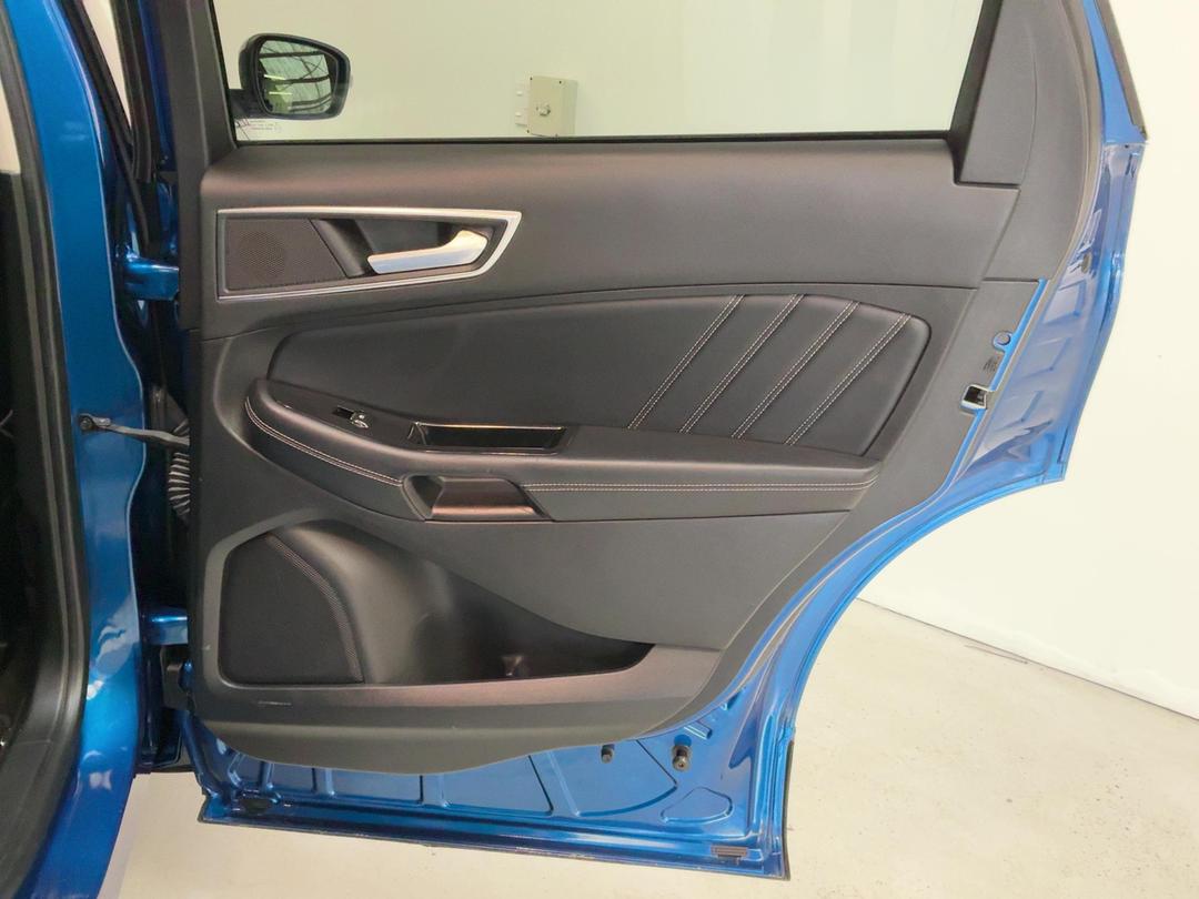 Photo '19' of Ford Endura