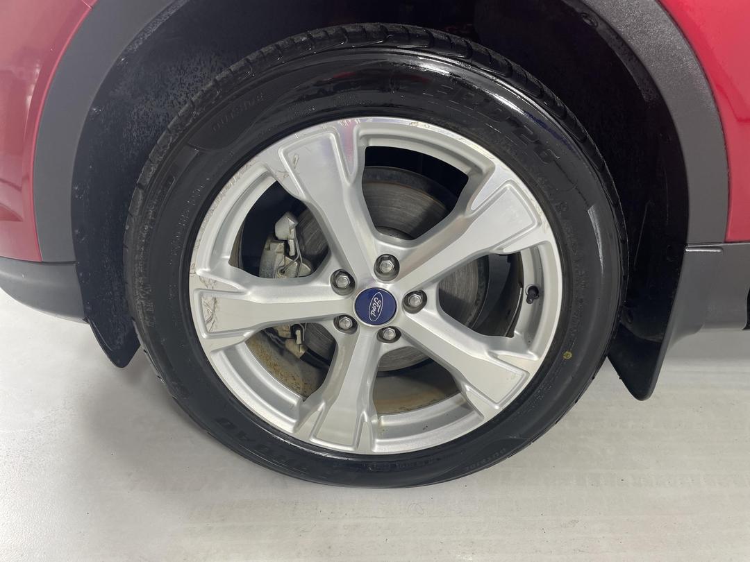 Photo '10' of Ford Escape