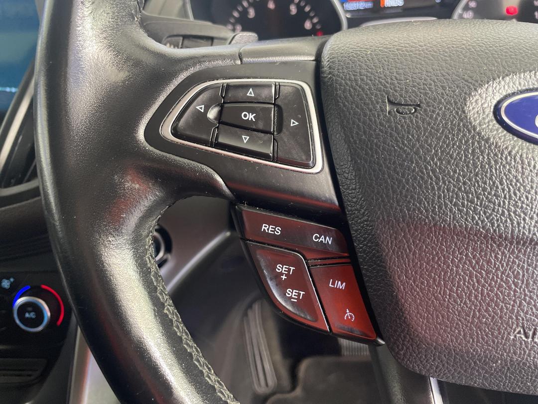 Photo '23' of Ford Escape