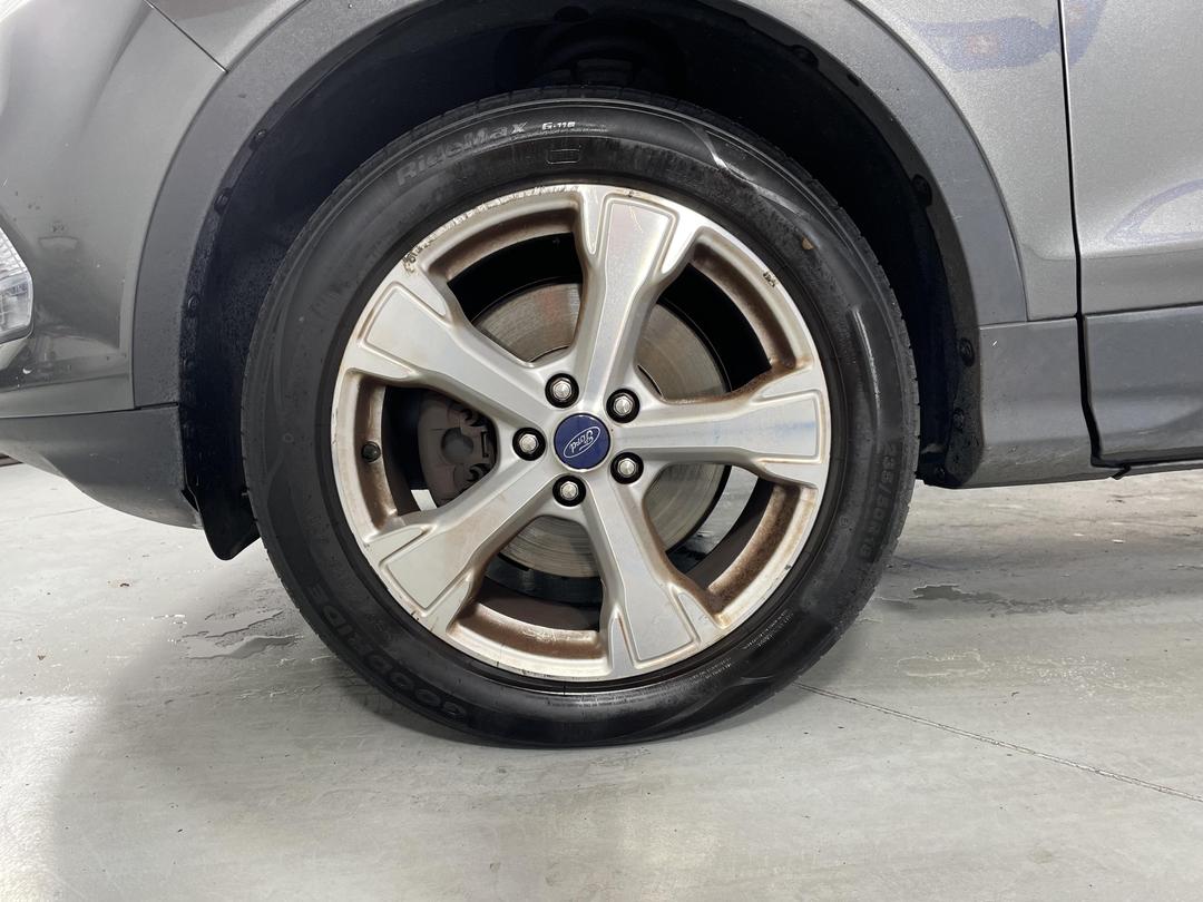 Photo '10' of Ford Escape