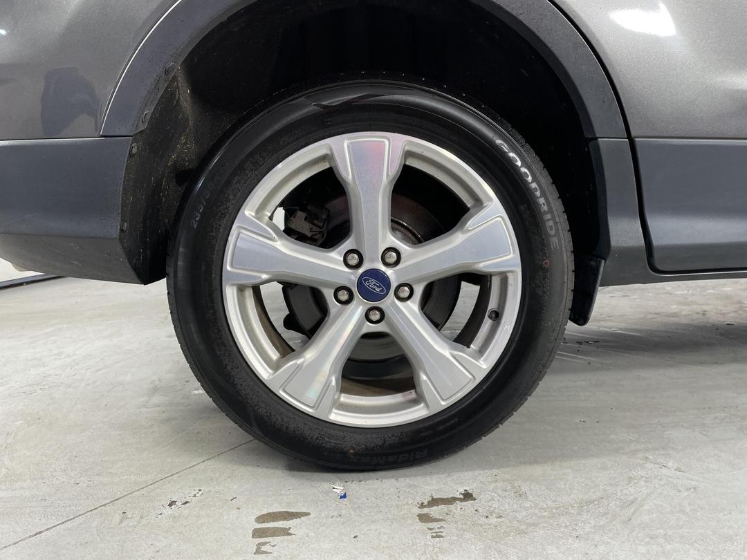 Photo '12' of Ford Escape