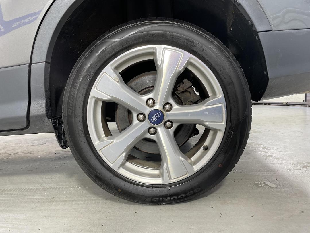 Photo '11' of Ford Escape