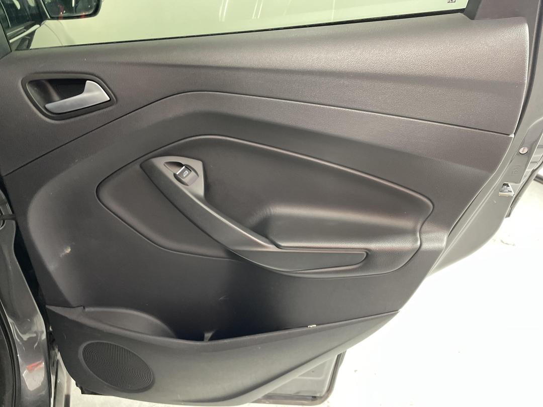 Photo '19' of Ford Escape