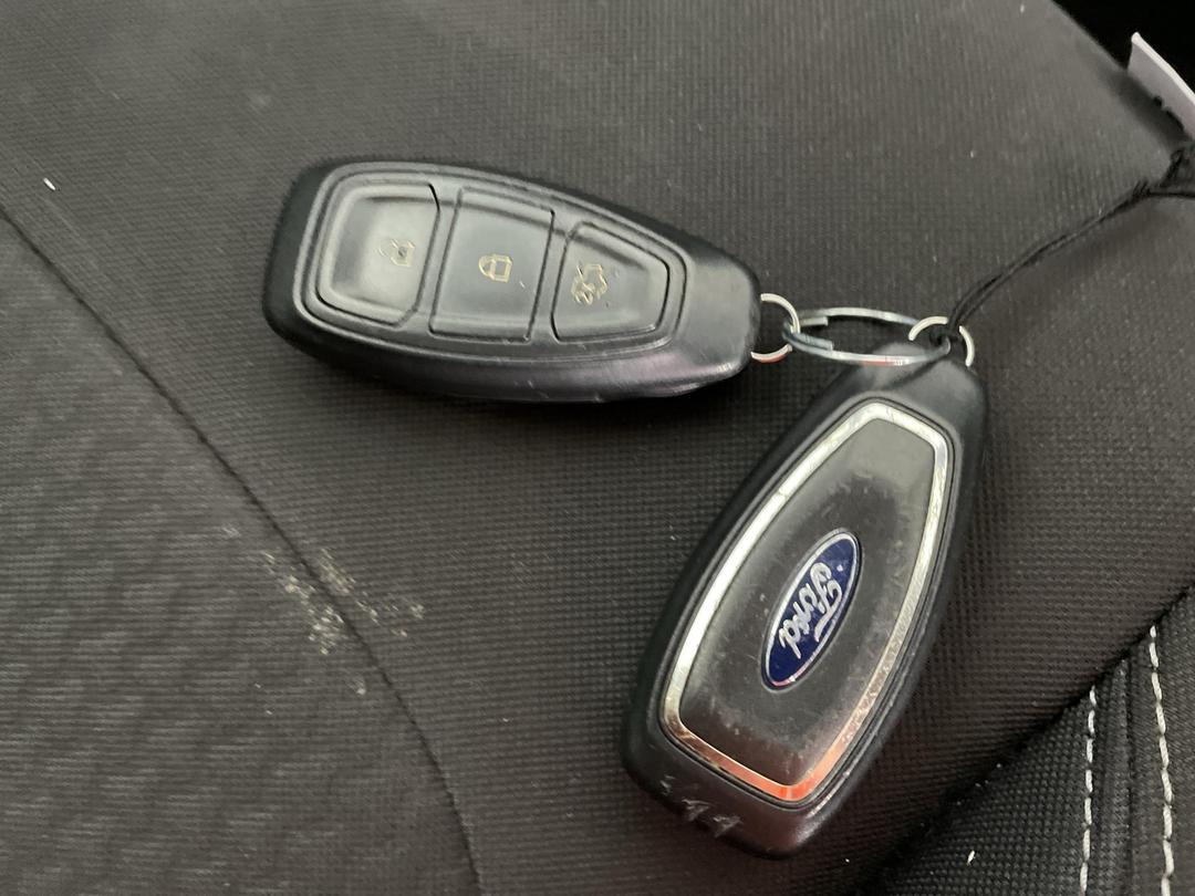 Photo '22' of Ford Escape