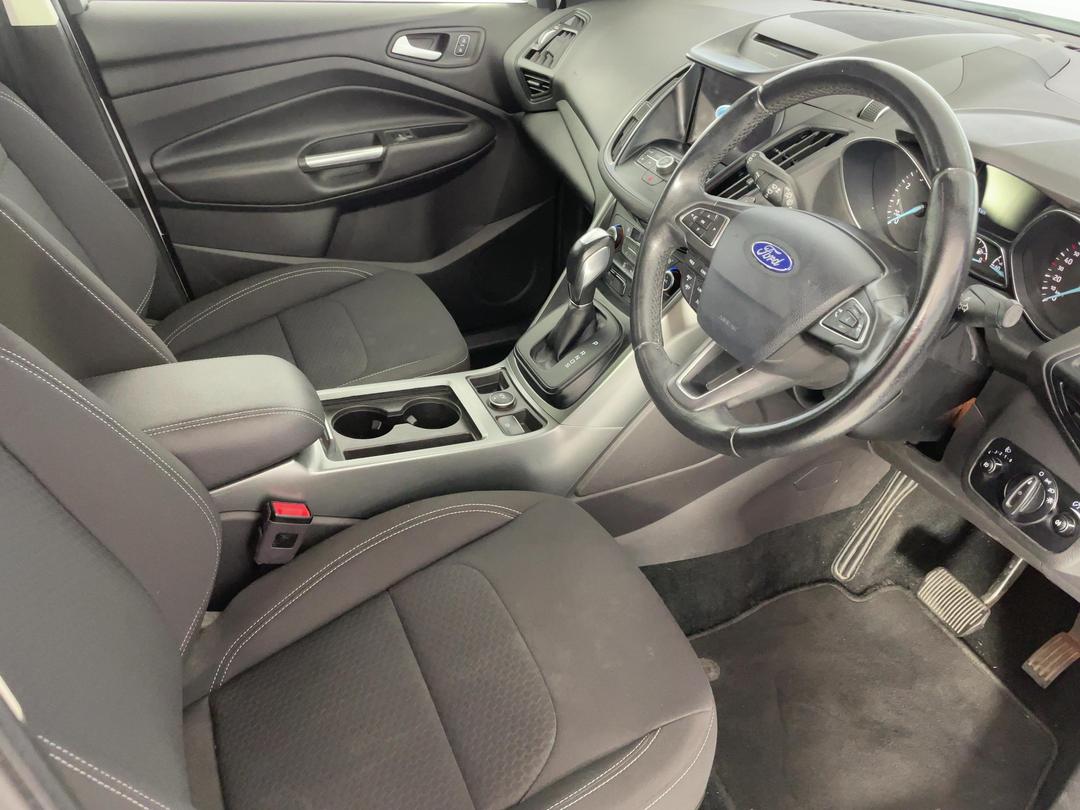 Photo '16' of Ford Escape
