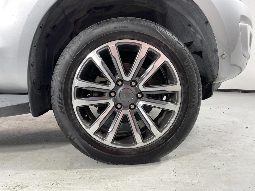 Photo '9' of Ford Everest