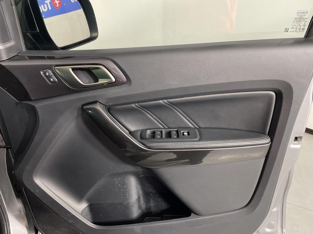 Photo '15' of Ford Everest