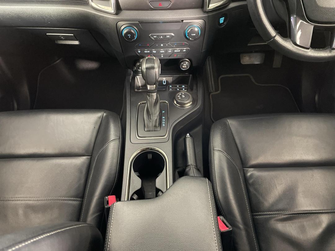 Photo '18' of Ford Everest