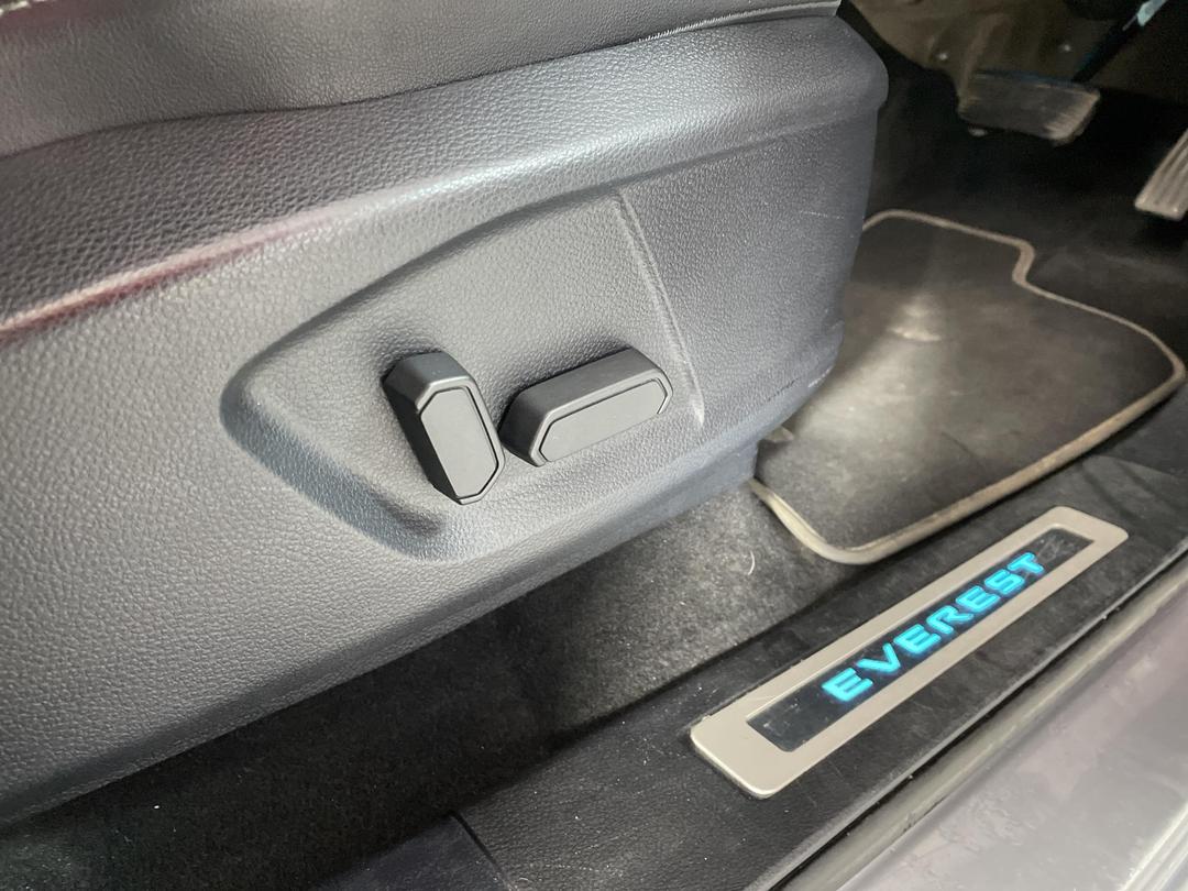 Photo '27' of Ford Everest